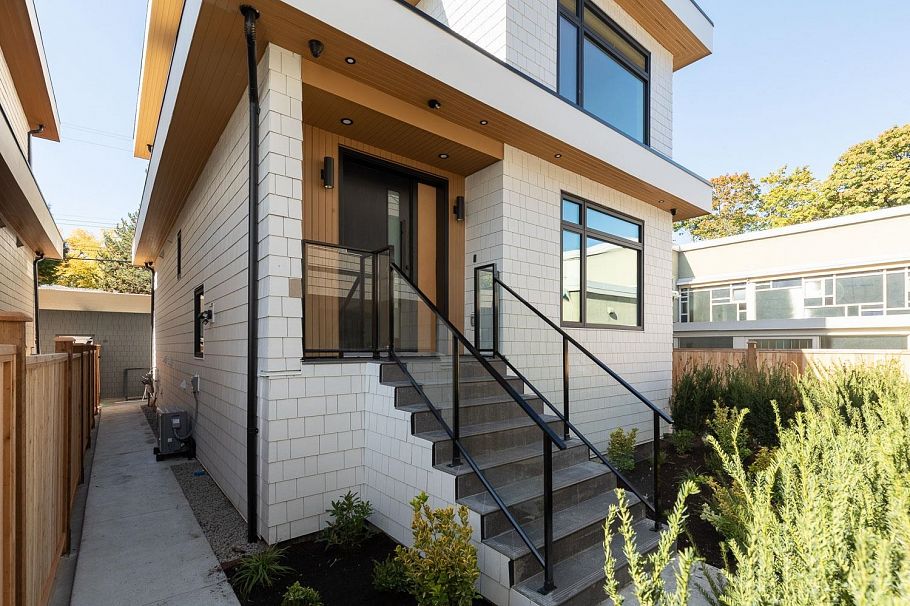 5965 Granville Street Vancouver, BC - 25