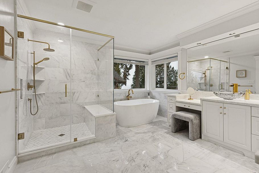 4081 Woodbury Avenue North Vancouver, BC - 24