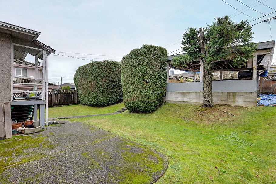 4144 Price Crescent Burnaby, BC - 13