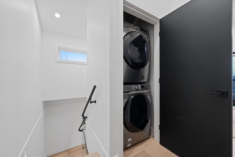 919 E 10th Avenue Vancouver, BC - 27