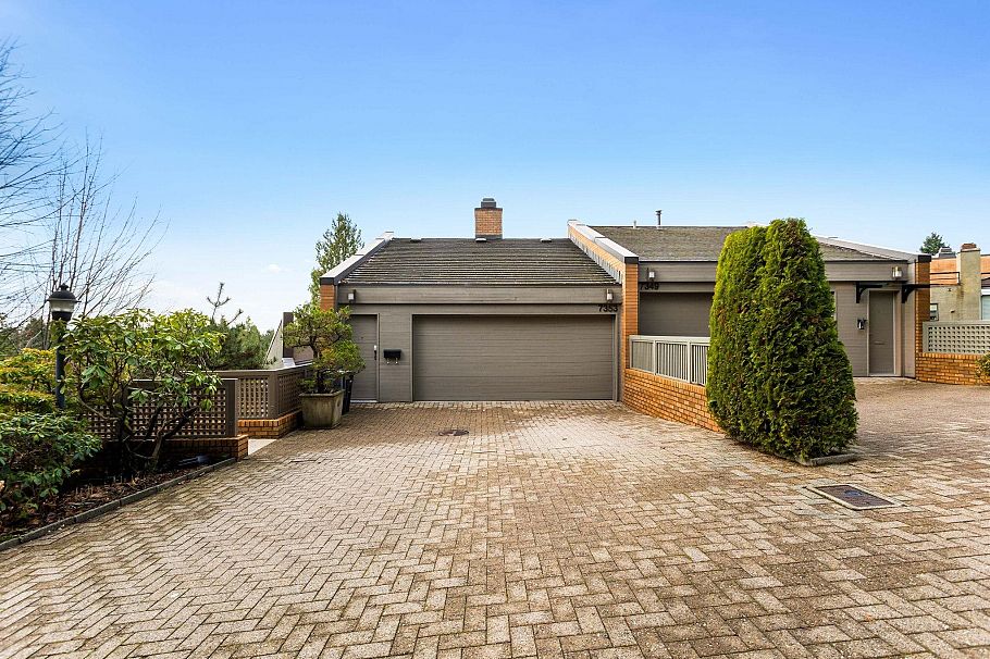 7353 Yew Street Vancouver, BC - 1