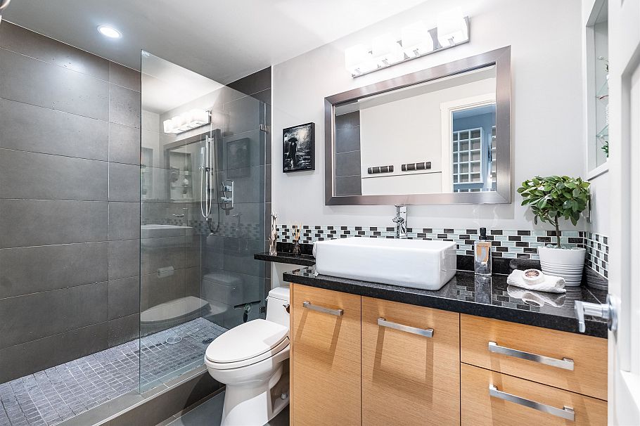 204 1551 Mariner Walk Vancouver, BC - 22