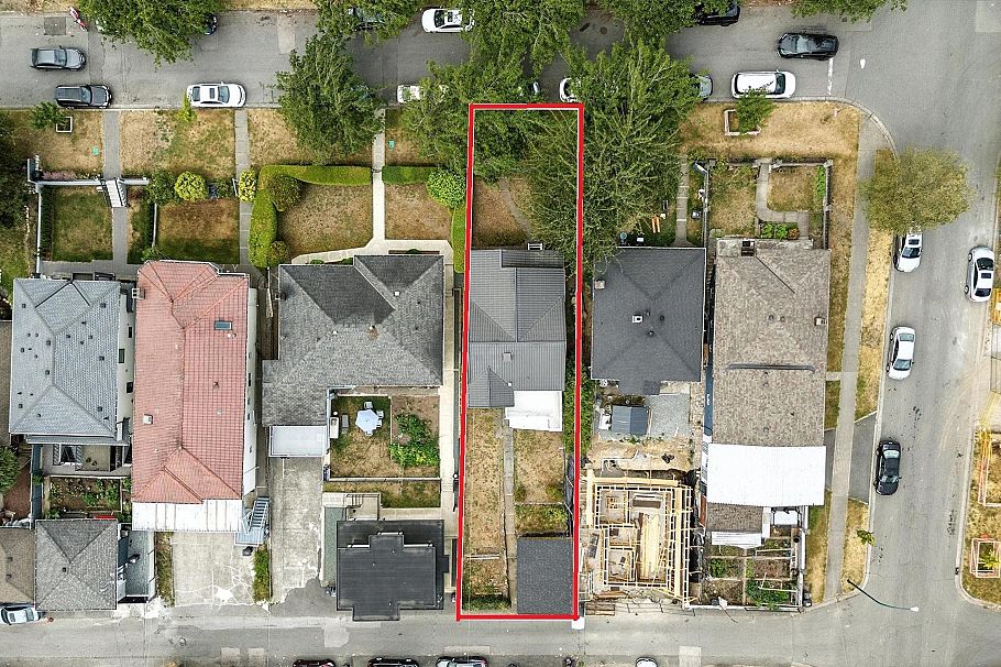 966 E 64th Avenue Vancouver, BC - 35