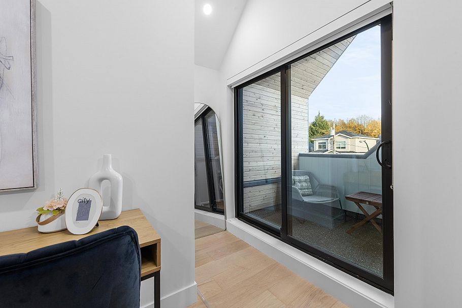 1 4889 Moss Street Vancouver, BC - 38