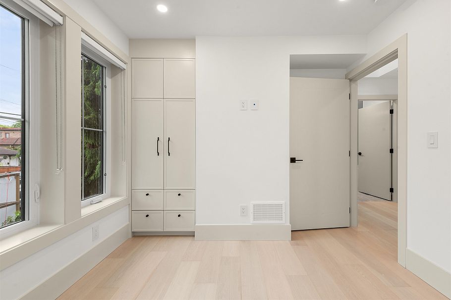 1 365 E 33rd Avenue Vancouver, BC - 22