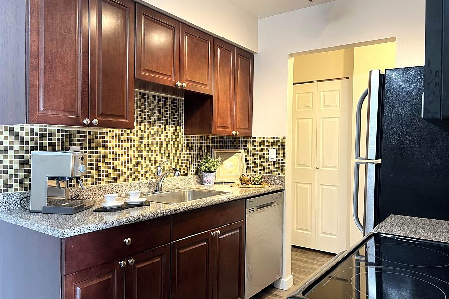 104 8775 Cartier Street Vancouver, BC - 10