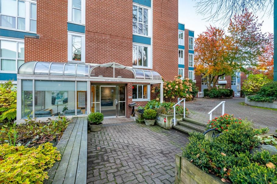 204 1551 Mariner Walk Vancouver, BC - 4