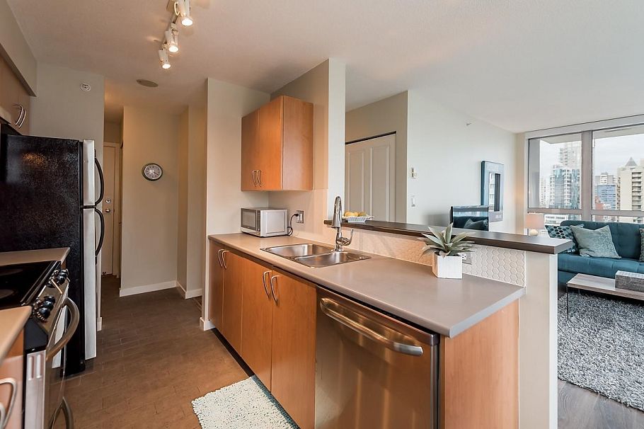 1801 1295 Richards Street Vancouver, BC - 6