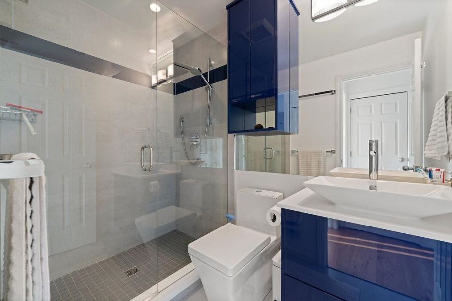 F 1244 W 7th Avenue Vancouver, BC - 16