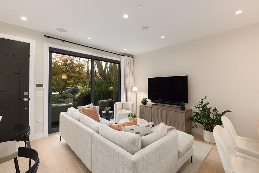 2939 W 15th Avenue Vancouver, BC - 6