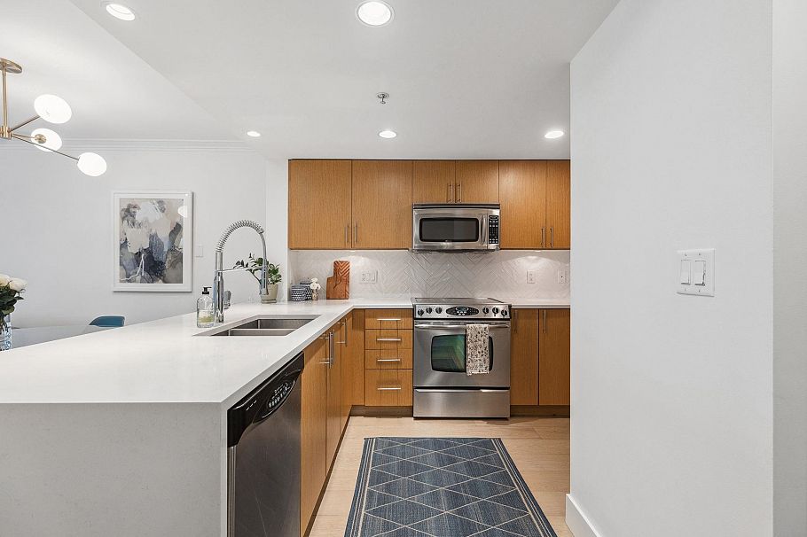 507 125 Milross Avenue Vancouver, BC - 4