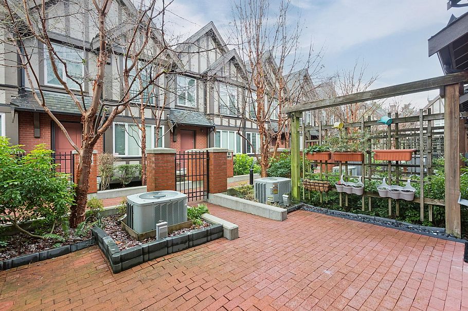 5961 Oak Street Vancouver, BC - 11