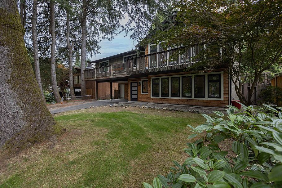 2488 Belloc Street North Vancouver, BC - 28
