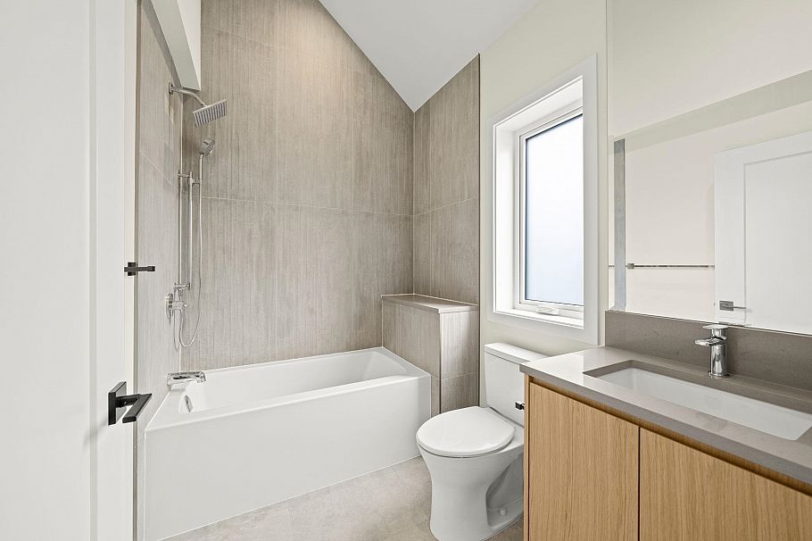 1 2091 E 20th Avenue Vancouver, BC - 16