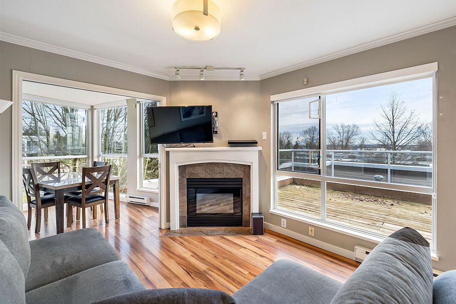 407 8460 Jellicoe Street Vancouver, BC - 9