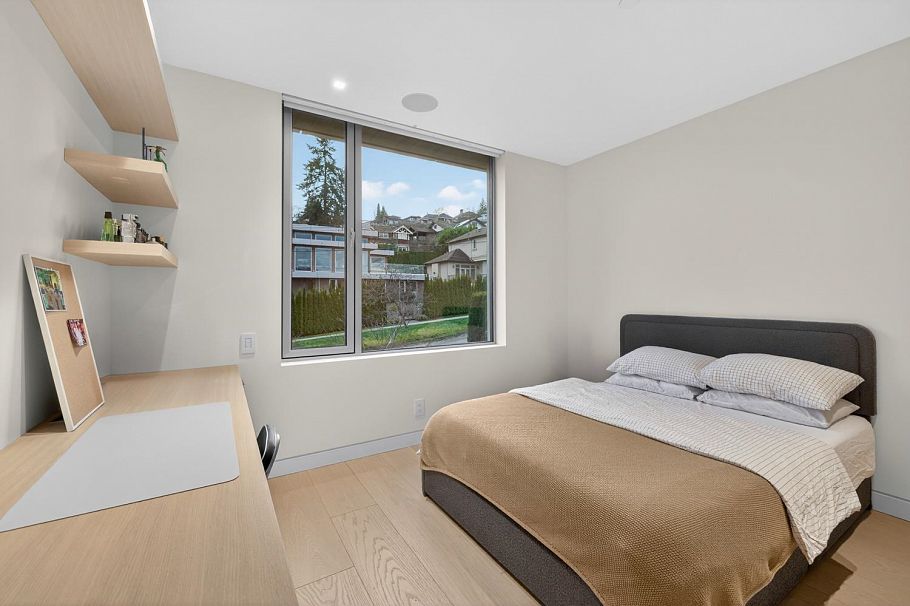 4521 Langara Avenue Vancouver, BC - 19