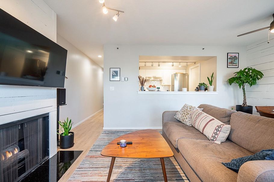 2 973 W 7th Avenue Vancouver, BC - 5