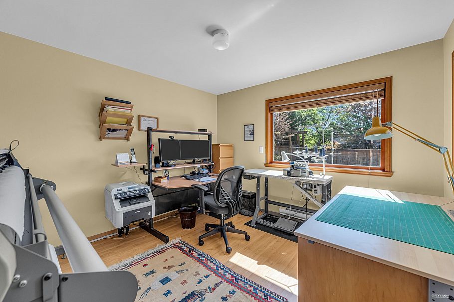 4323 Valencia Avenue North Vancouver, BC - 23