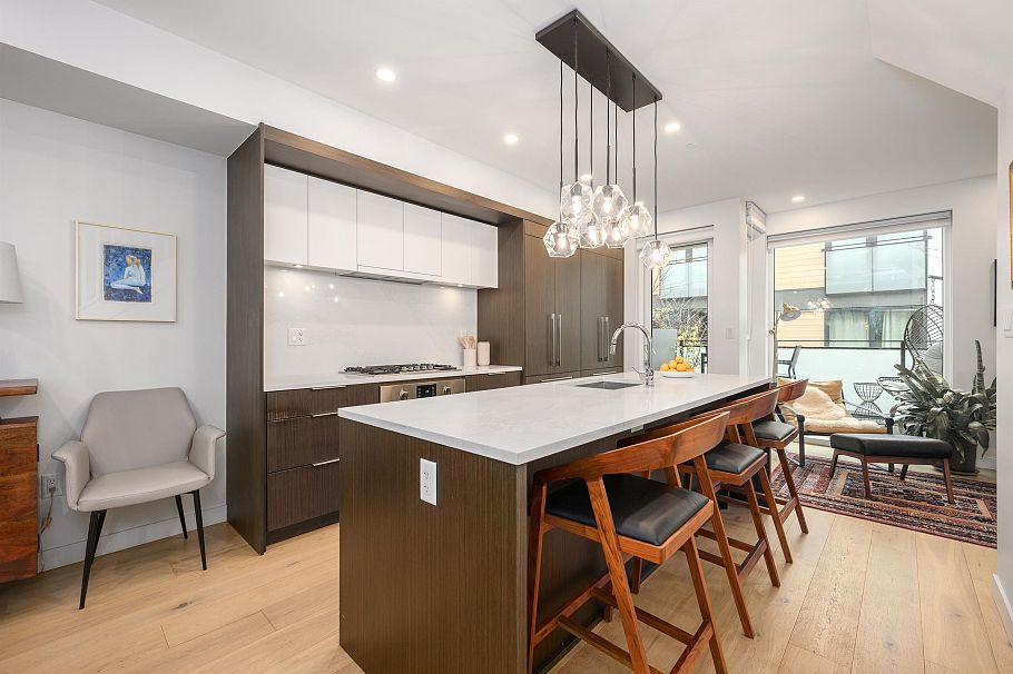 206 649 E 3rd Street North Vancouver, BC - 4