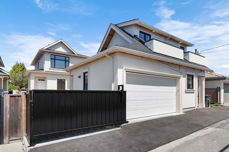 2246 W 20th Avenue Vancouver, BC - 38