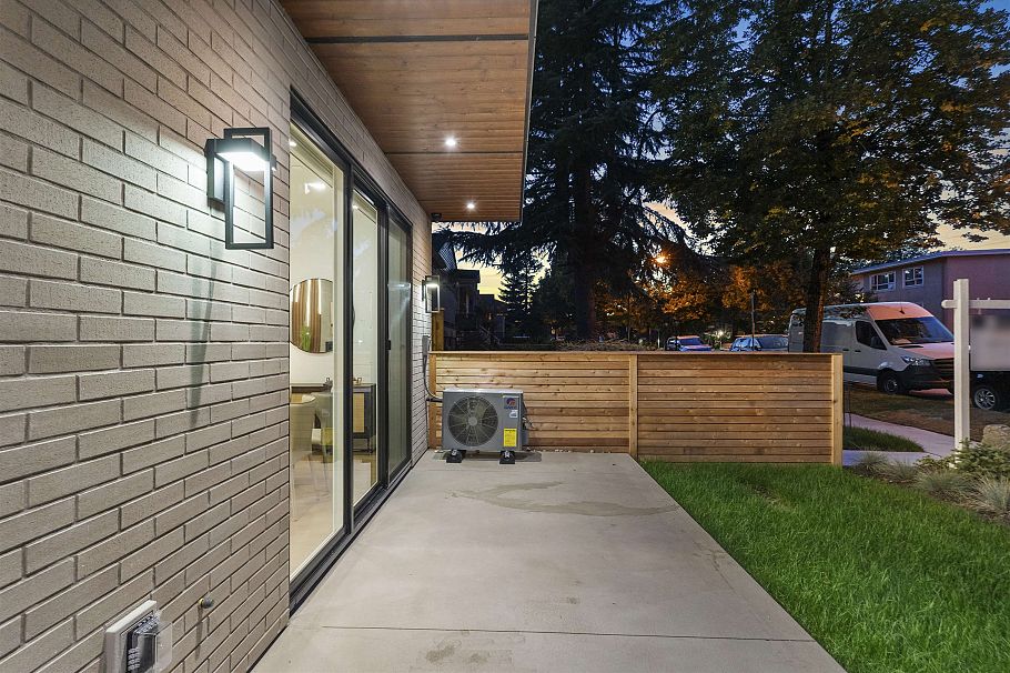 1 2386 E 45th Avenue Vancouver, BC - 28