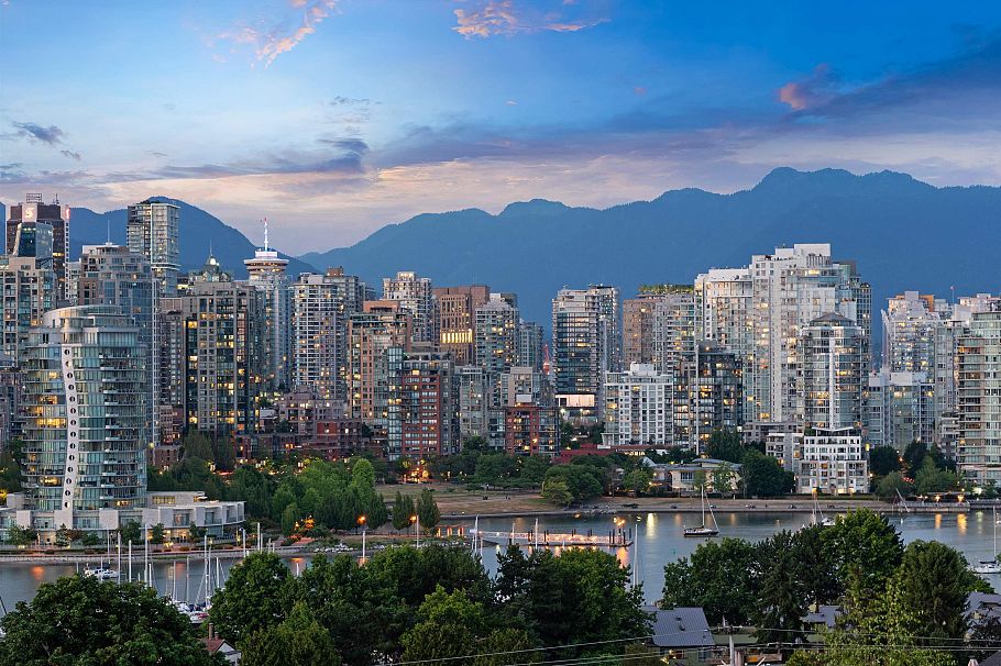 F 1244 W 7th Avenue Vancouver, BC - 31