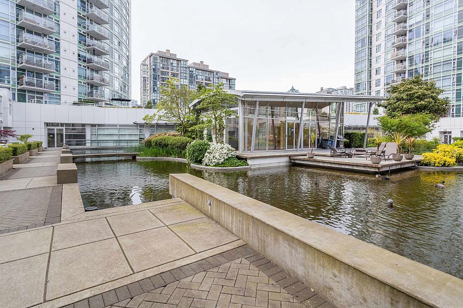 THA 1199 Marinaside Crescent Vancouver, BC - 30