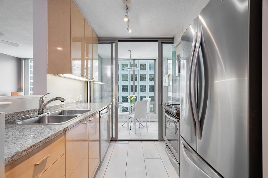 1505 1200 W Georgia Street Vancouver, BC - 8