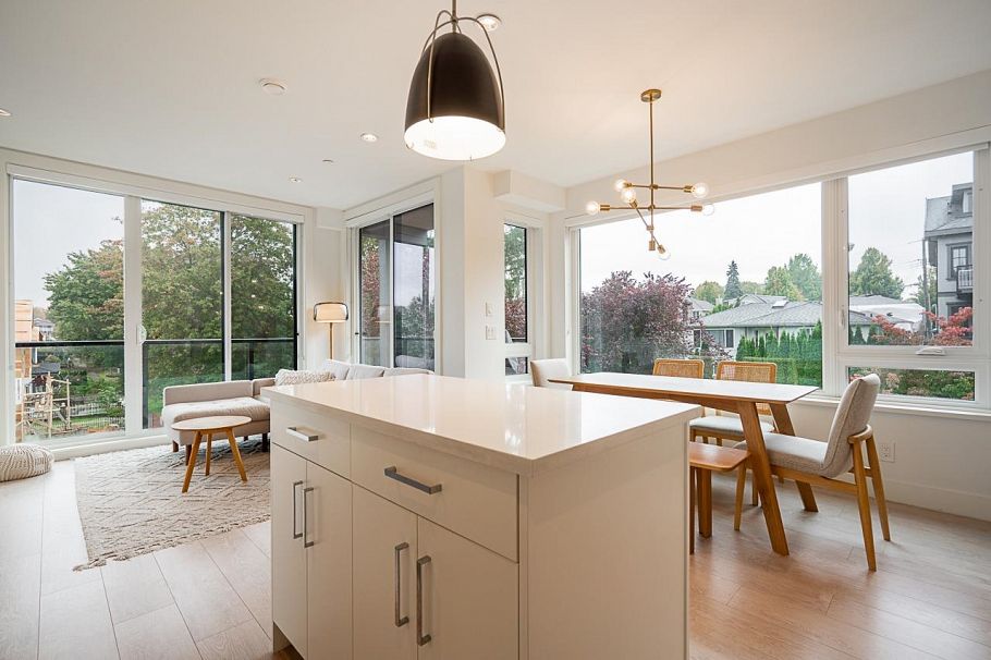 4756 Duchess Street Vancouver, BC - 1