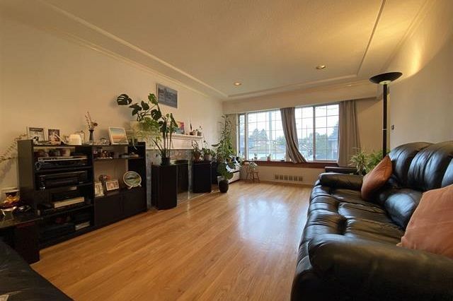 6828 Inverness Street Vancouver, BC - 4