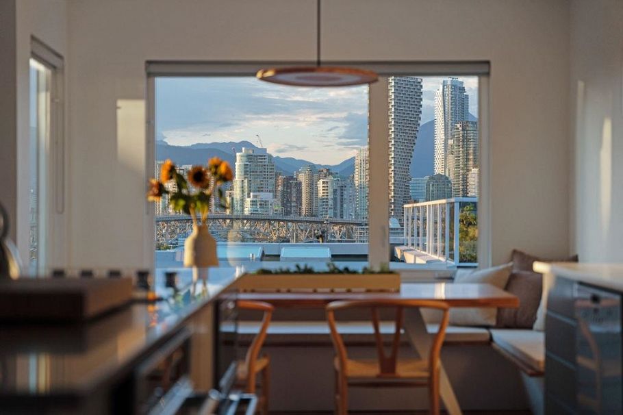 F 1244 W 7th Avenue Vancouver, BC - 6