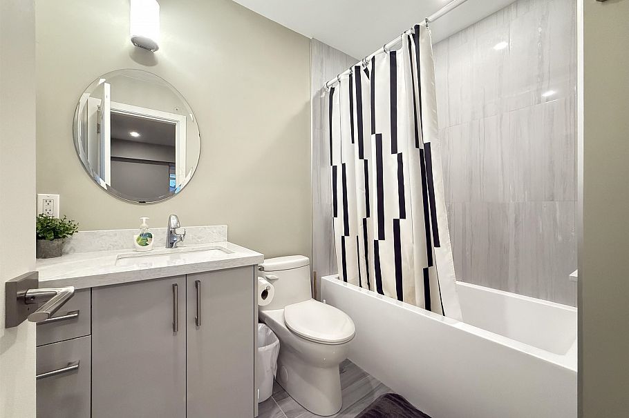 2624 Kitchener Street Vancouver, BC - 18