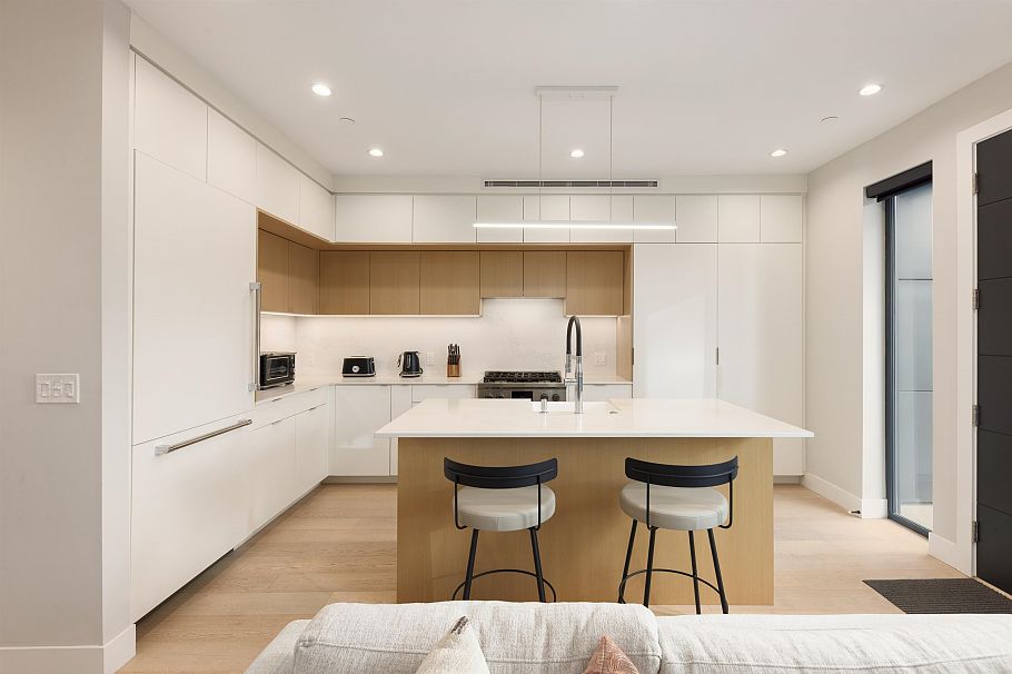 2939 W 15th Avenue Vancouver, BC - 12