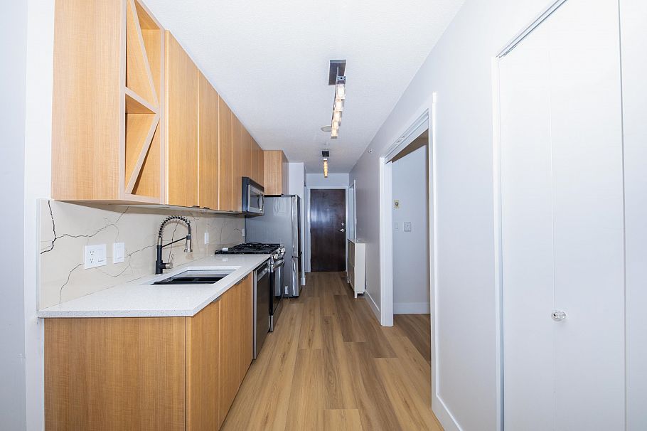 2103 1010 Richards Street Vancouver, BC - 10