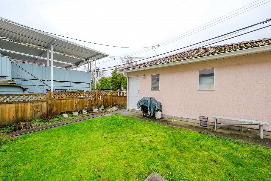 557 E 44th Avenue Vancouver, BC - 24