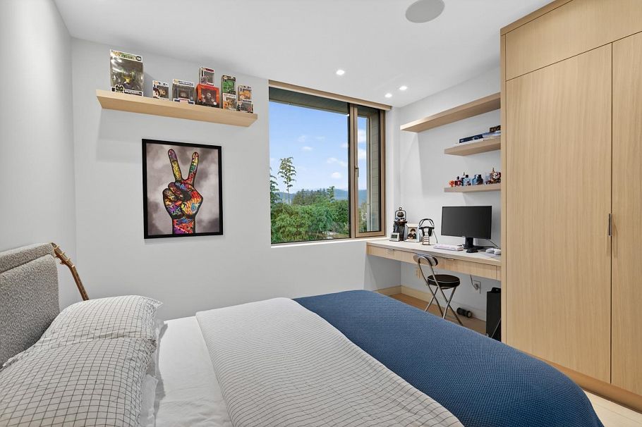 4521 Langara Avenue Vancouver, BC - 18