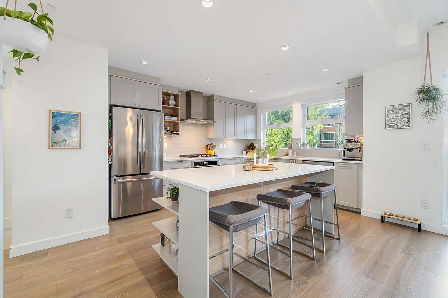 8 856 Orwell Street Vancouver, BC - 6