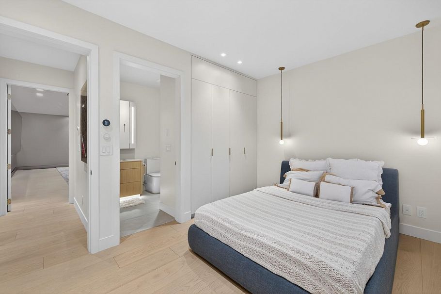 4521 Langara Avenue Vancouver, BC - 27