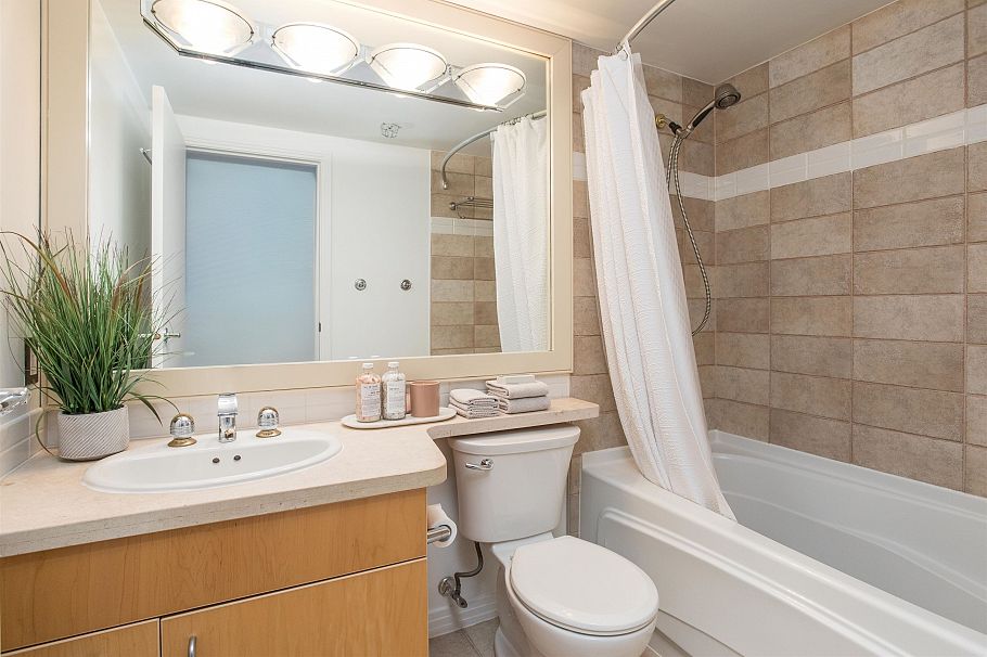 THA 1199 Marinaside Crescent Vancouver, BC - 20