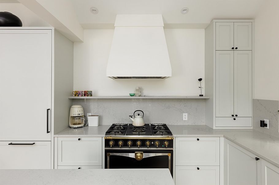 2502 W 33rd Avenue Vancouver, BC - 5