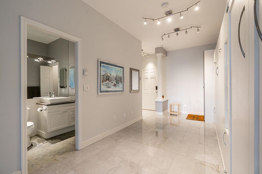 108 131 W 3rd Street North Vancouver, BC - 20