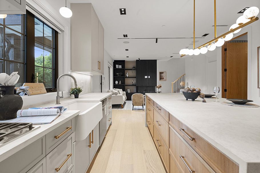 5528 Balaclava Street Vancouver, BC - 5