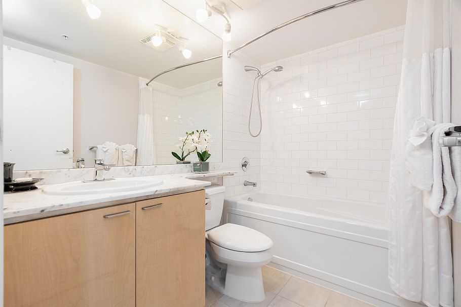 1505 1200 W Georgia Street Vancouver, BC - 14