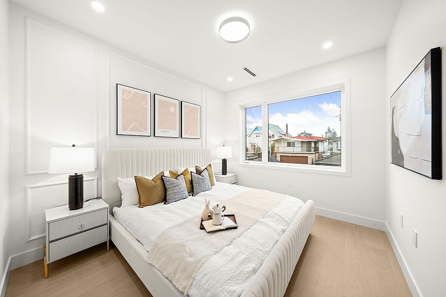 2965 Glen Drive Vancouver, BC - 17