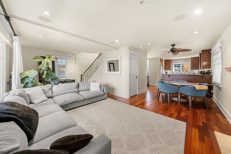 2216 Macdonald Street Vancouver, BC - 3