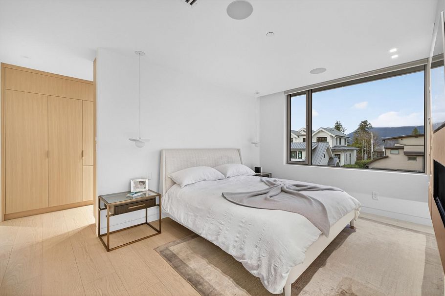 4521 Langara Avenue Vancouver, BC - 12