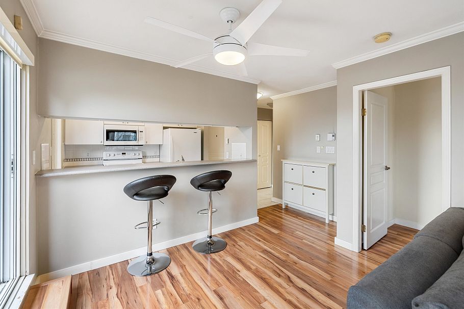 407 8460 Jellicoe Street Vancouver, BC - 7