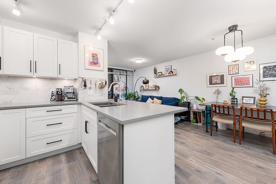 217 2150 E Hastings Street Vancouver, BC - 7