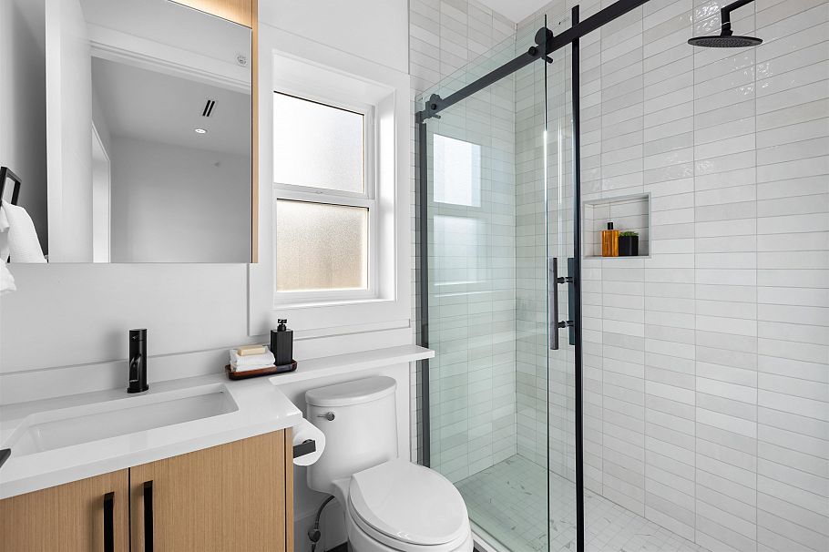 5304 Fraser Street Vancouver, BC - 24