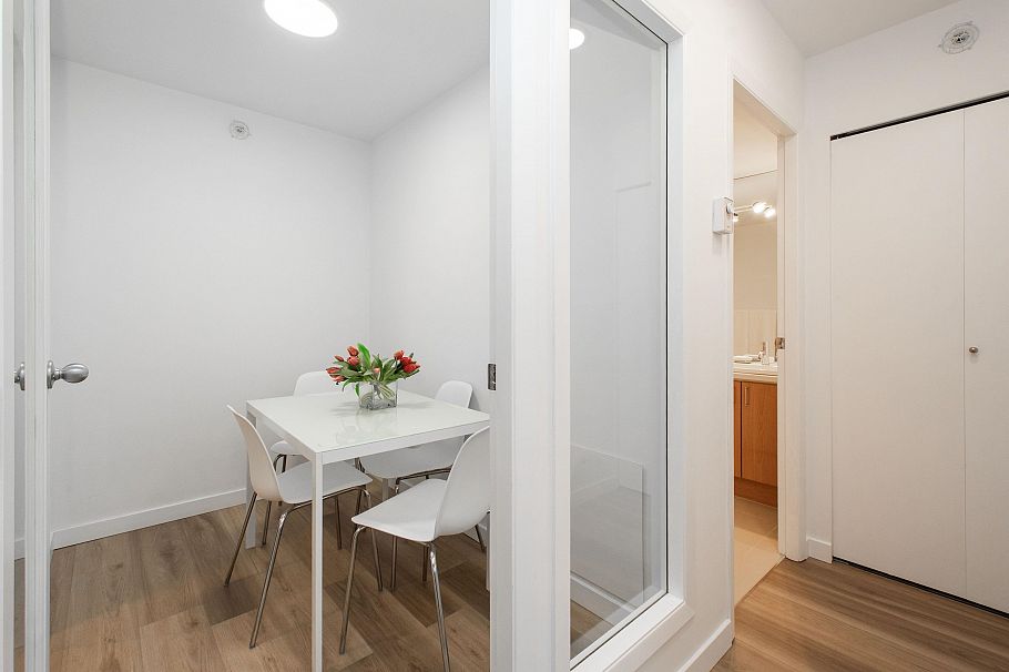 2105 193 Aquarius Mews Vancouver, BC - 16